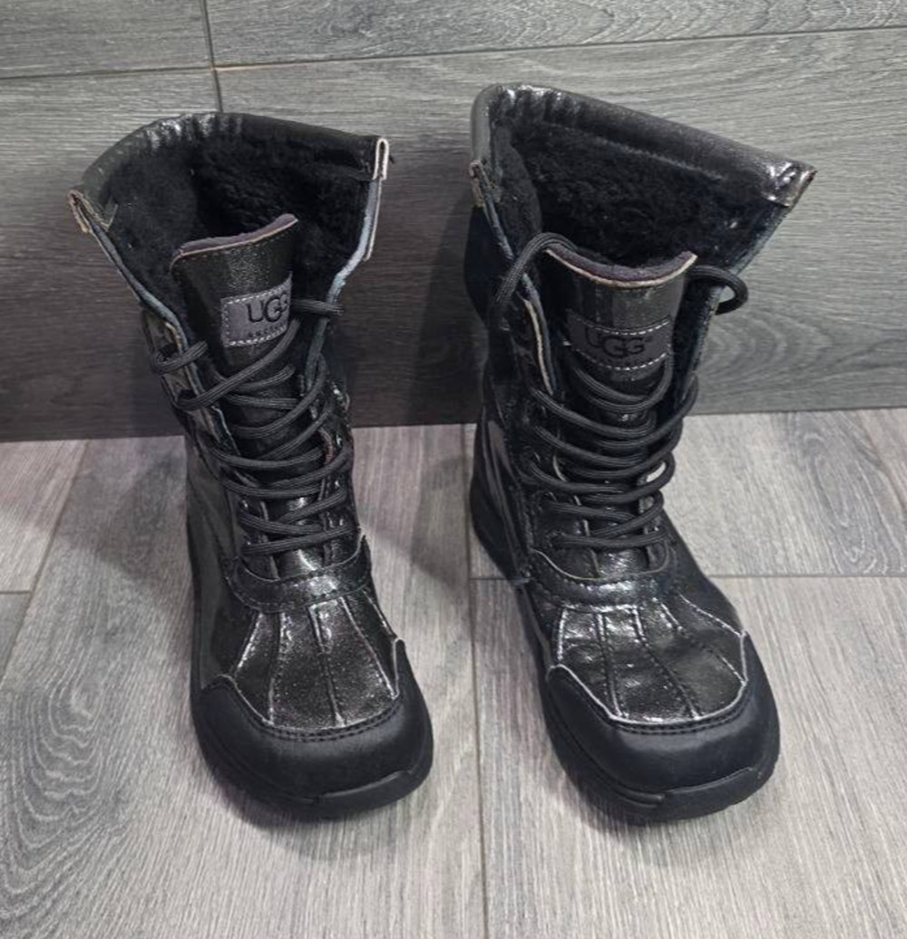 Ugg Adirondack Black Glitter Boots kidsgirls sz 13 Waterproof S000169